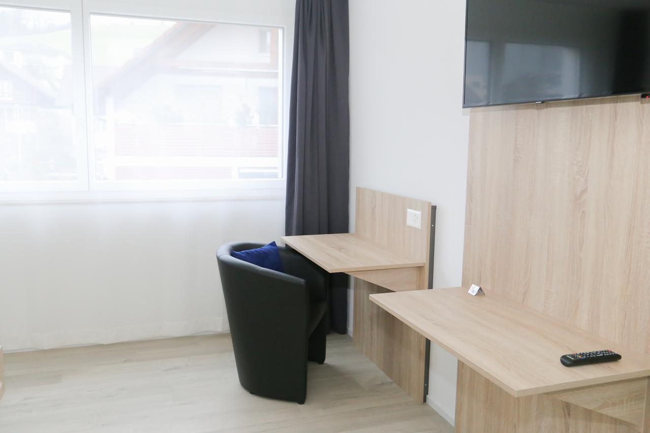 Hotel Traube Garni Küttigen エクステリア 写真
