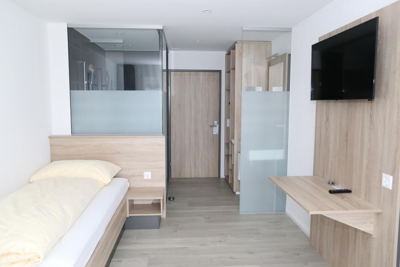 Hotel Traube Garni Küttigen エクステリア 写真