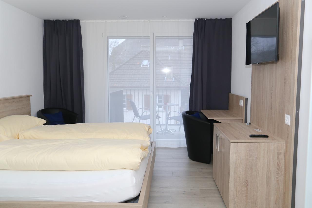 Hotel Traube Garni Küttigen エクステリア 写真