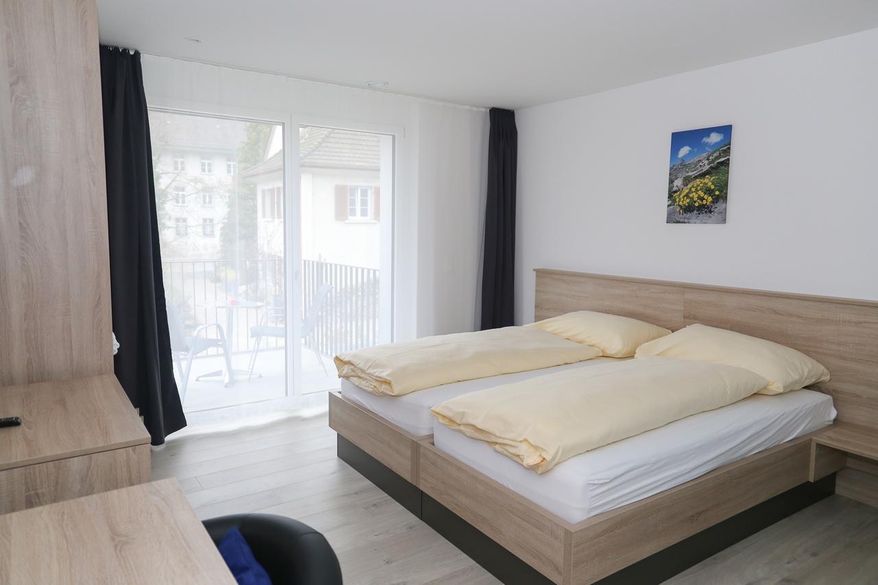 Hotel Traube Garni Küttigen エクステリア 写真